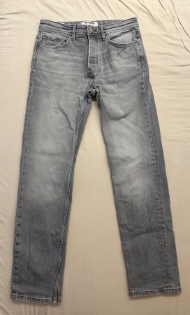 Jeans grau straight fit Grösse 28/32 guter Zustand
