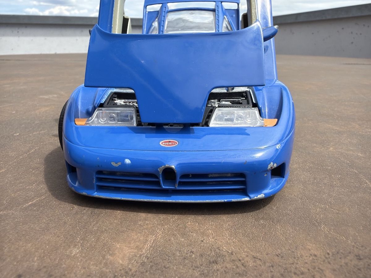 Bburago Modellautos: Bugatti EB 110 - 1/18 - Bburago – Defekt aus Wolfwil von Rolex1 6