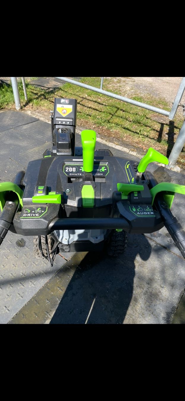 Tutte le macchine: Schneefräse EGO Power – Usato da Melchnau venduto da Alchemilla57 2