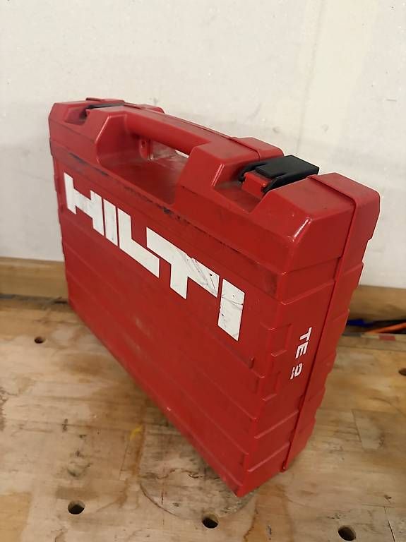 Trapani: Hilti Bohrhammer  – Usato da Lausen venduto da Gjuliana4 4