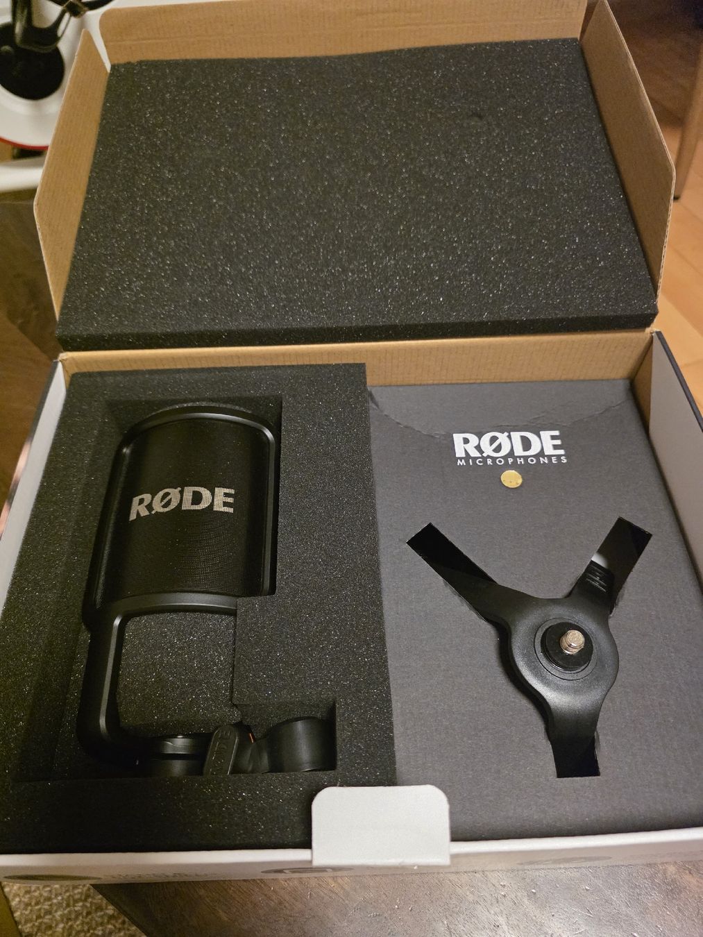 Røde Mikrofone: Rode NT-USB Microphone – Neu (gemäss Beschreibung) aus Wald ZH von Okinn 1