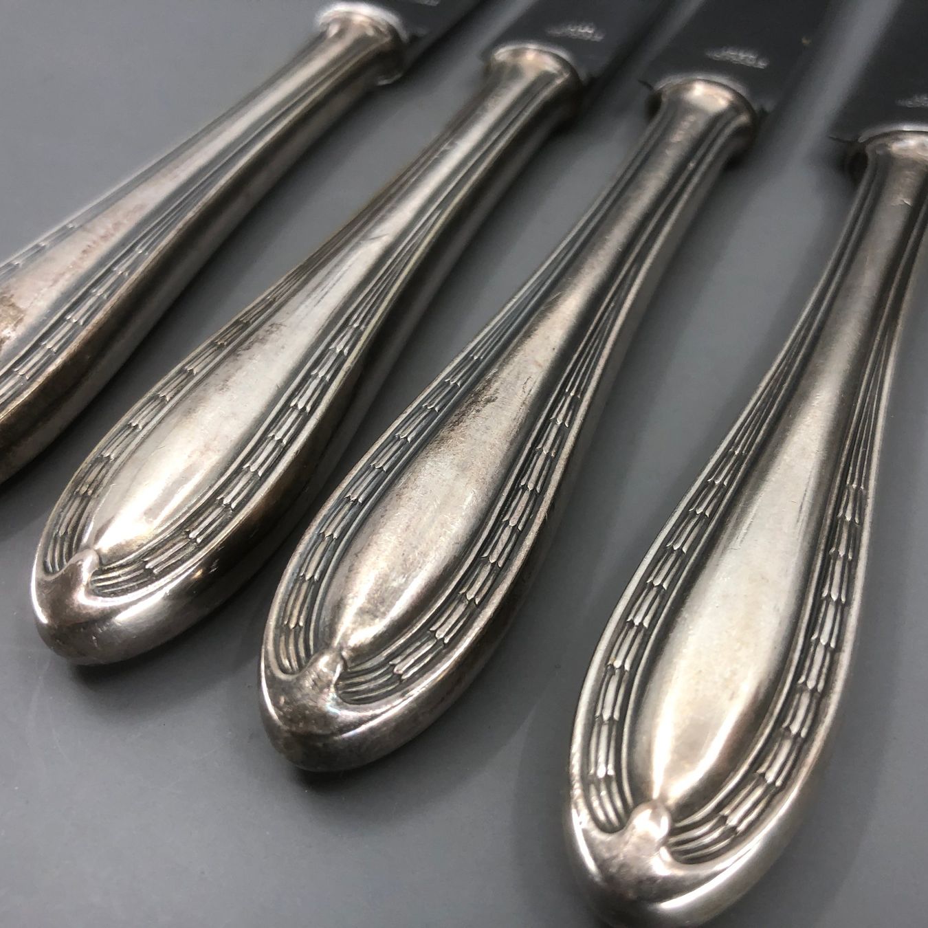 Couverts: 4 Messer versilbert – D'occasion à Basel par Tiabeanie 3