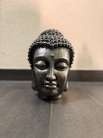 Dekorativer Buddha-Kopf Skulptur / Deko antik-silber aus Pol