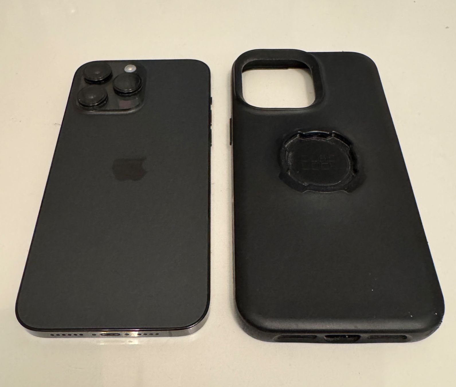 Apple Telefoni cellulari / Smartphones: iPhone 14 Pro Max 512GB Space Black + 2 Cases – Usato da Adliswil venduto da krocan700 5