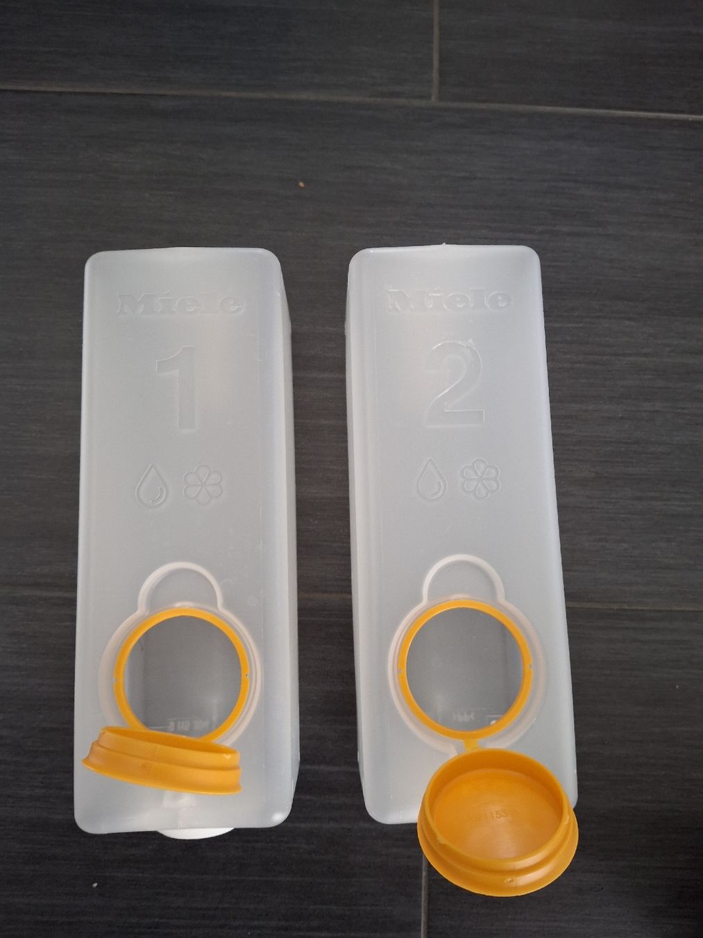 Miele Lavatrici: Miele Twindos Behälter 1+2 – Usato da Niederbipp venduto da Tnidi
