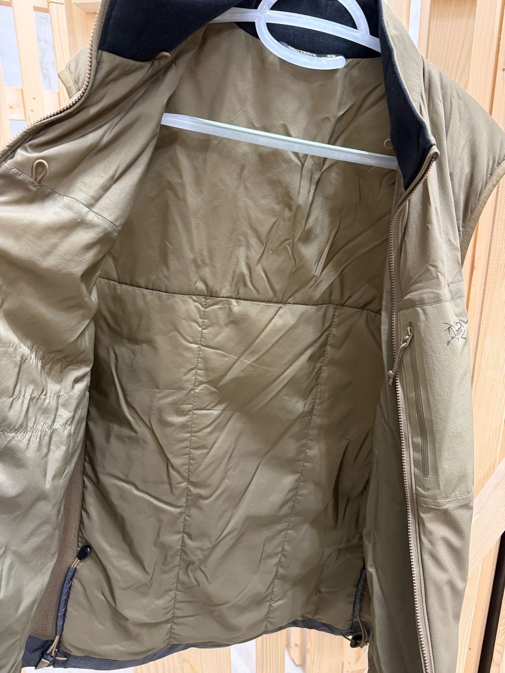 Arcteryx Gilet & Giacche: Arc'teryx Atom Vest LT Gen2.1 Men's Crocodile – Usato da Zürich venduto da Nomase10. 2