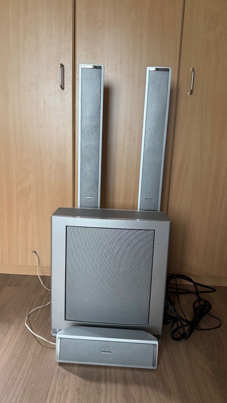 Haut-parleurs: Lautsprecher  / Sound-system – D'occasion à Kirchdorf par matiniki