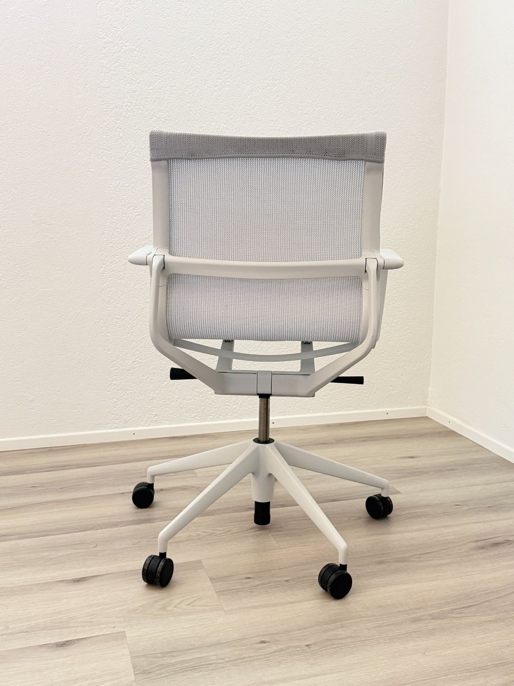Vitra Chaises: Vitra Physix Bürostuhl – D'occasion à Gockhausen par zhswiss 2