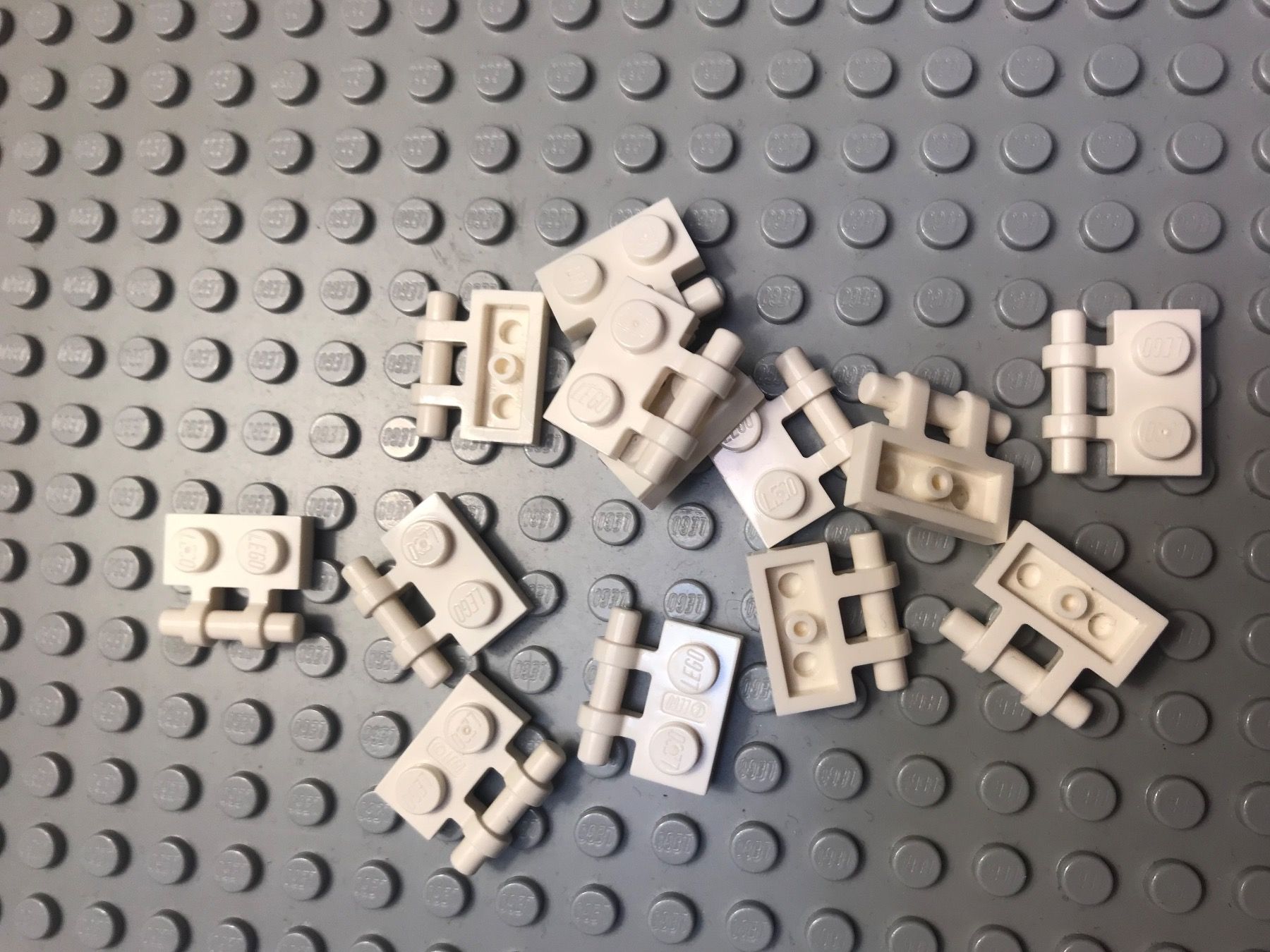 Lego Kit di costruzioni: Lego 21 x Platten 1x2 mit griff (2540) – Usato da Basel venduto da Swi-7621