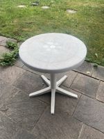 kleiner runder gartentisch aus kunststoff