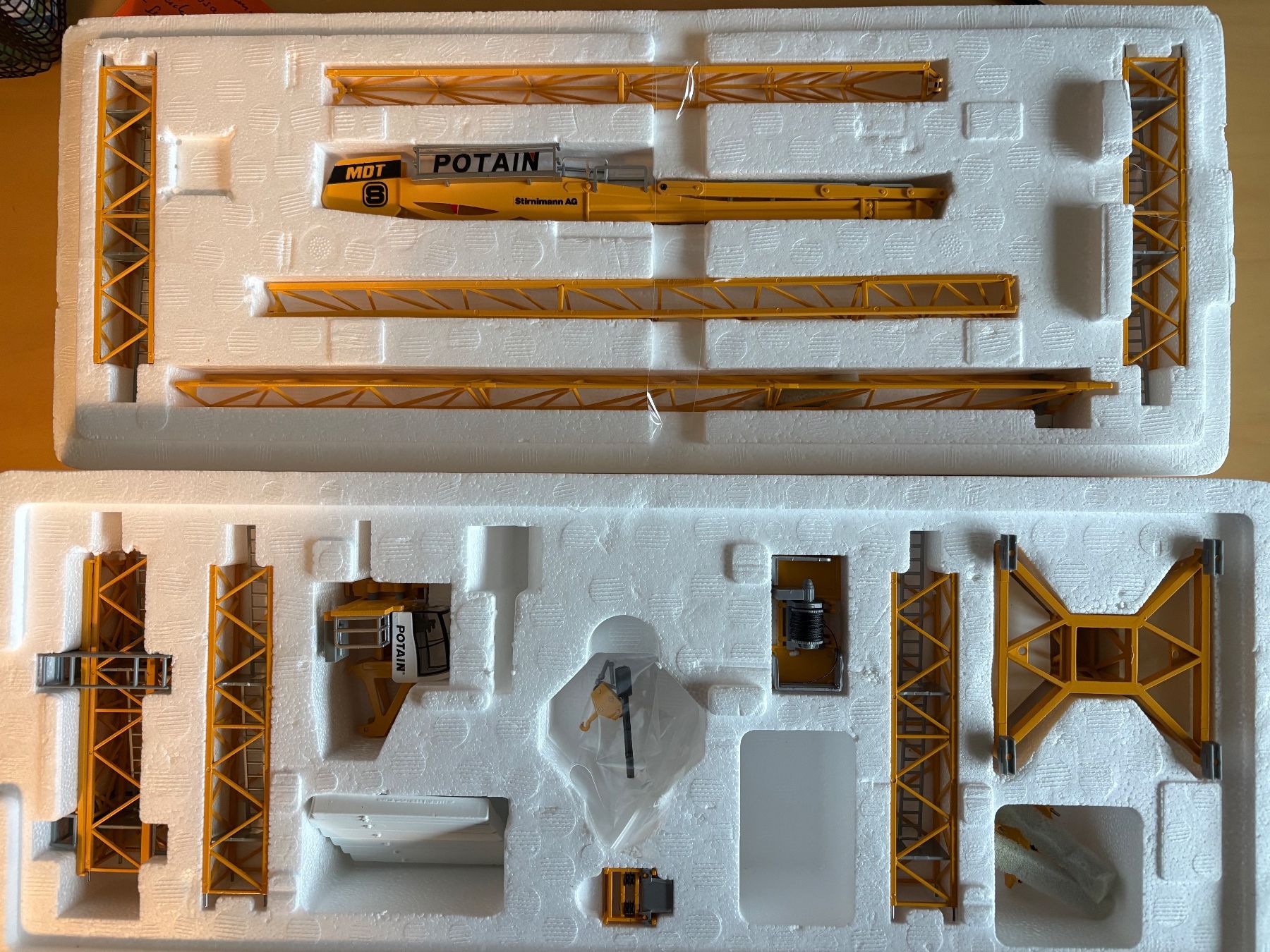 Conrad Kit di modellismo & Modellini statici: Potain MDT 389 Turmdrehkran – Usato da Luzern venduto da Luzern12 2