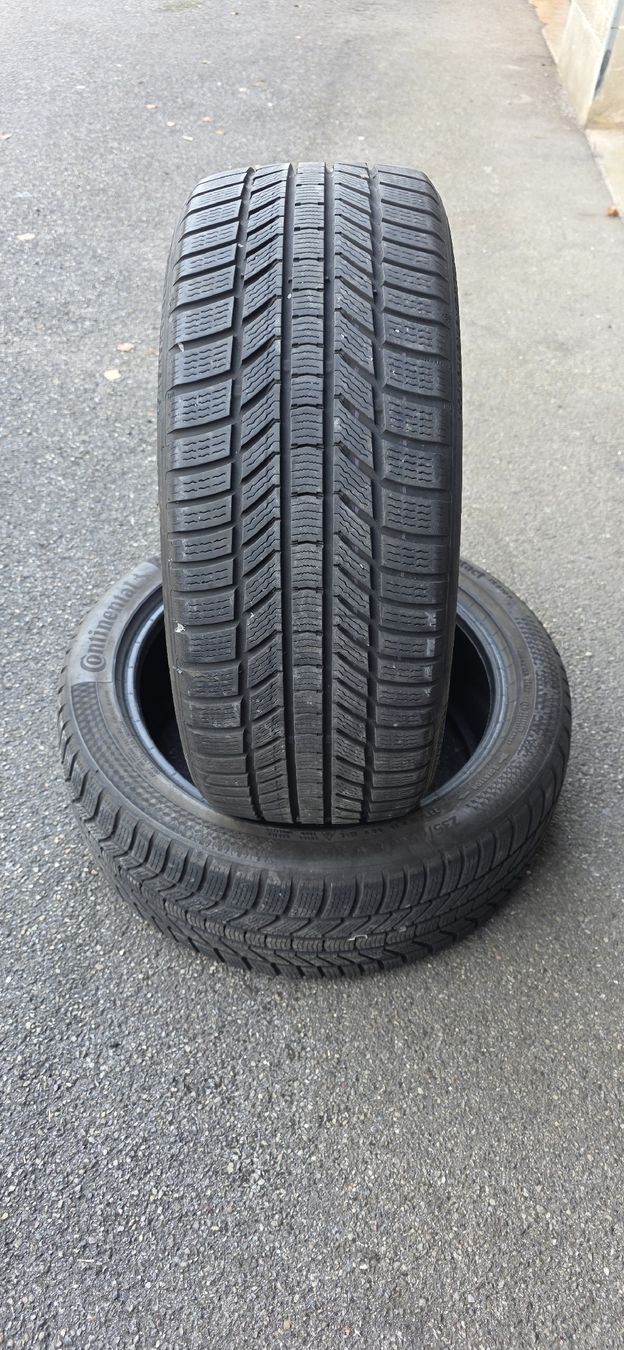 Continental Pneumatici & Ruote complete: Winterpneu 235/45/R18 M+S – Usato da herzogenbuchsee venduto da jamma01