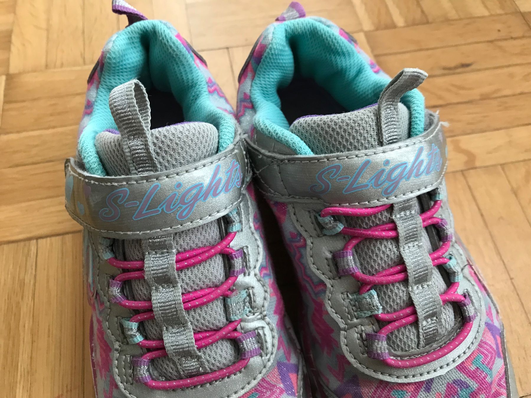 Skechers Scarpe per ragazze: Turnschuhe von Skechers Grösse 33 – Usato da Emmenbrücke venduto da Hathor123 8