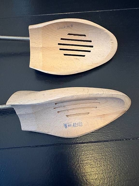Articoli in legno: Schuhspanner Holz Grösse 42/43 – Usato da Chur venduto da TanusJ 1