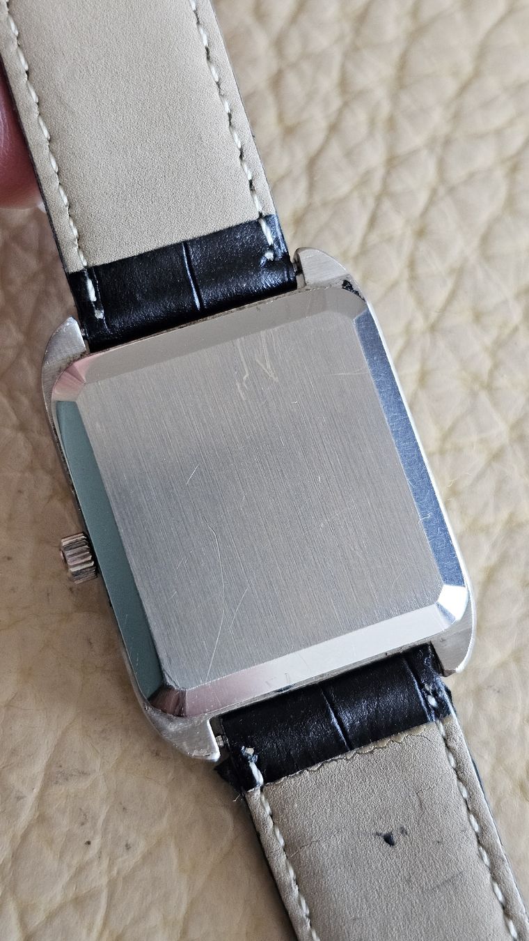 Omega Montres: Omega tank – Défectueux à vevey par Edwatch 4