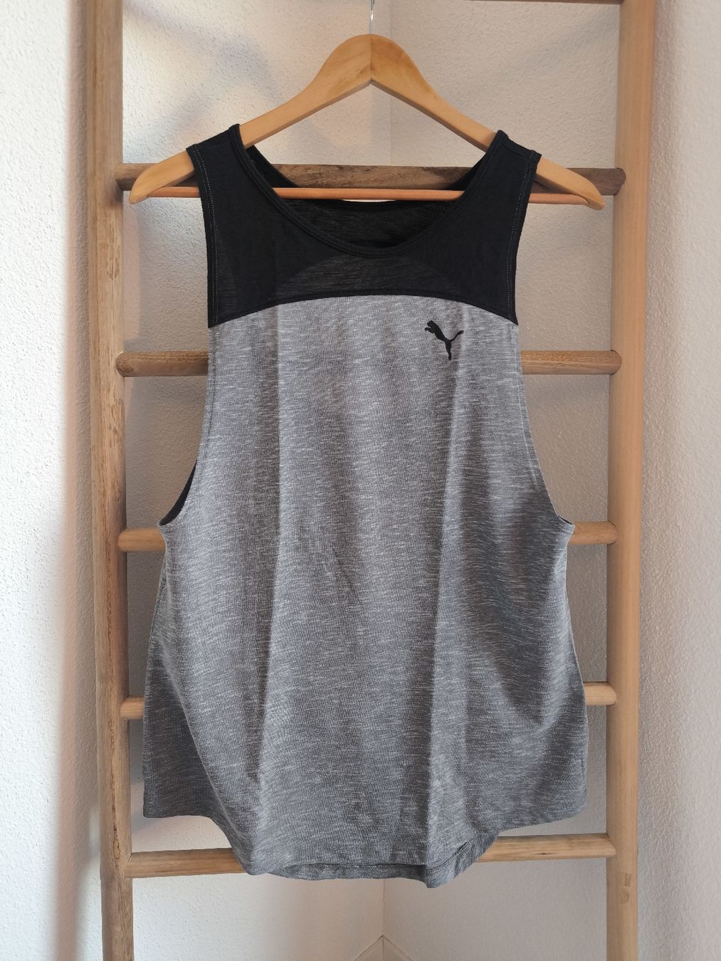 Puma Top: Puma Tank Top, Gr. M, grau/schwarz – Usato da Niederrohrdorf venduto da yan_zkz6