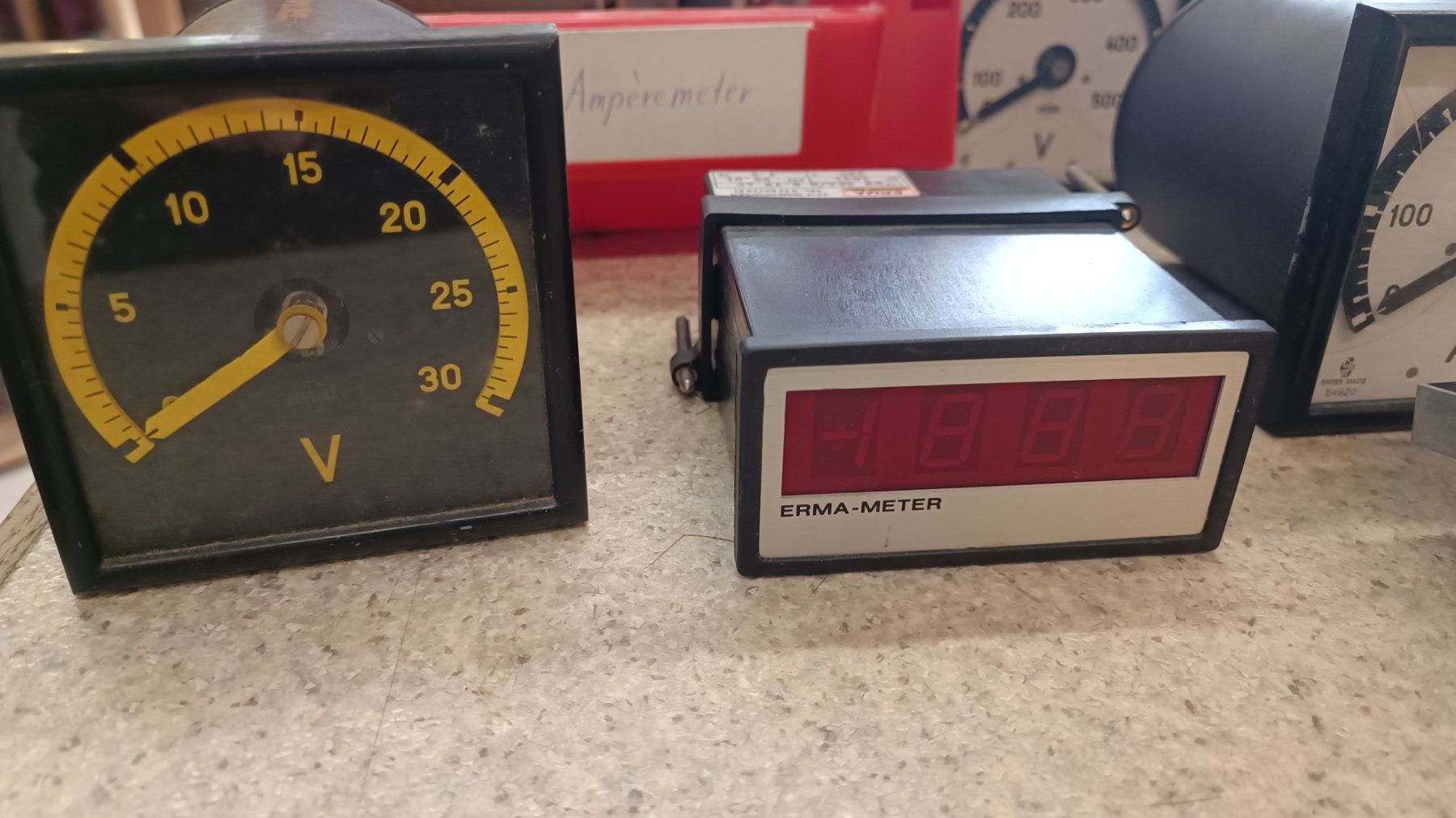 Misurare: Konvolut Messgeräte Amperemeter Voltmeter Frequenzmesser ... – Usato da Reiden venduto da Zofi-Brocki 1