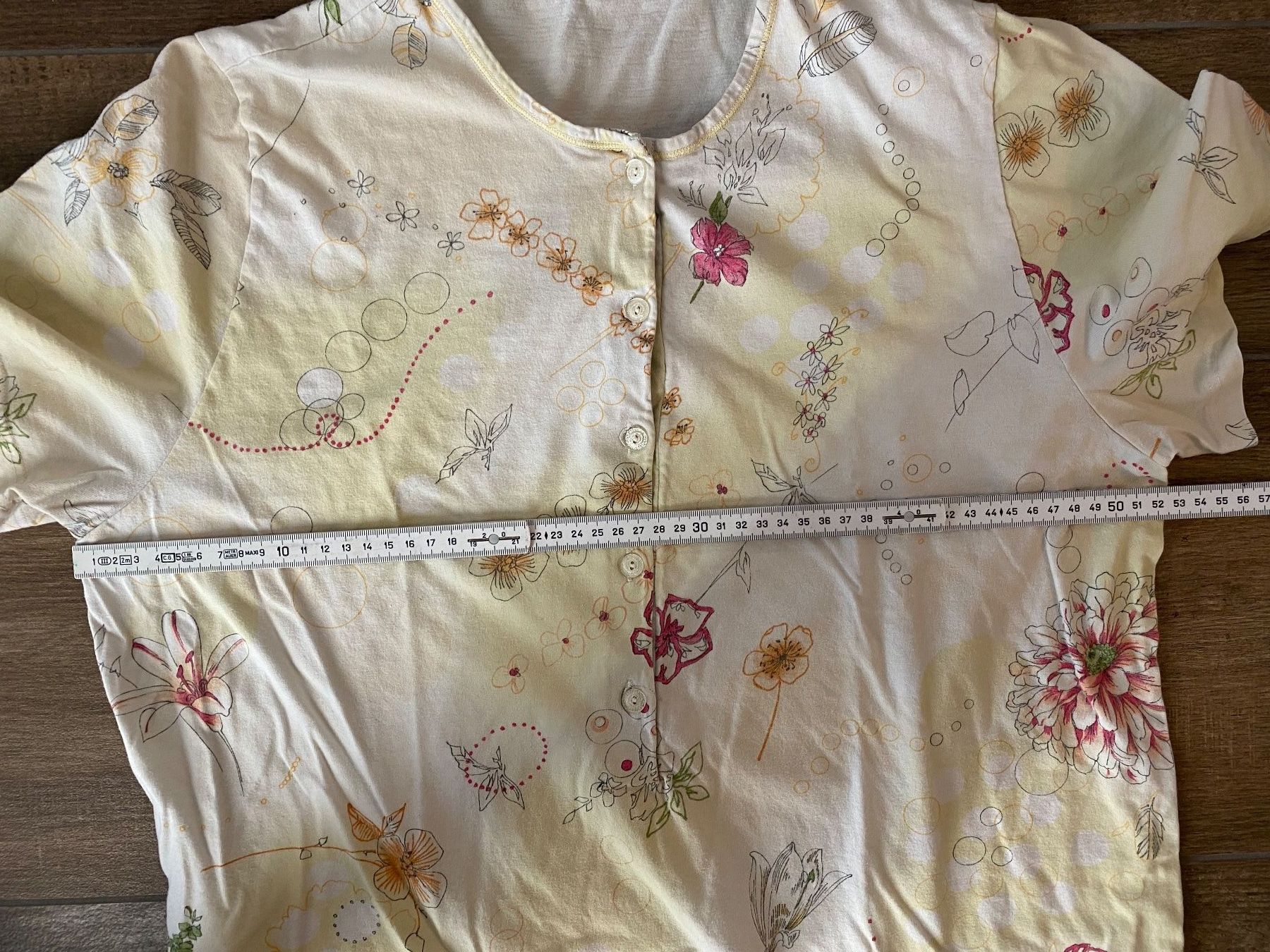Negligees & Pigiami: Nachthemd Blumen kurzarm gelb Gr. 42 – Usato da Pratteln venduto da a23_j2gs 5
