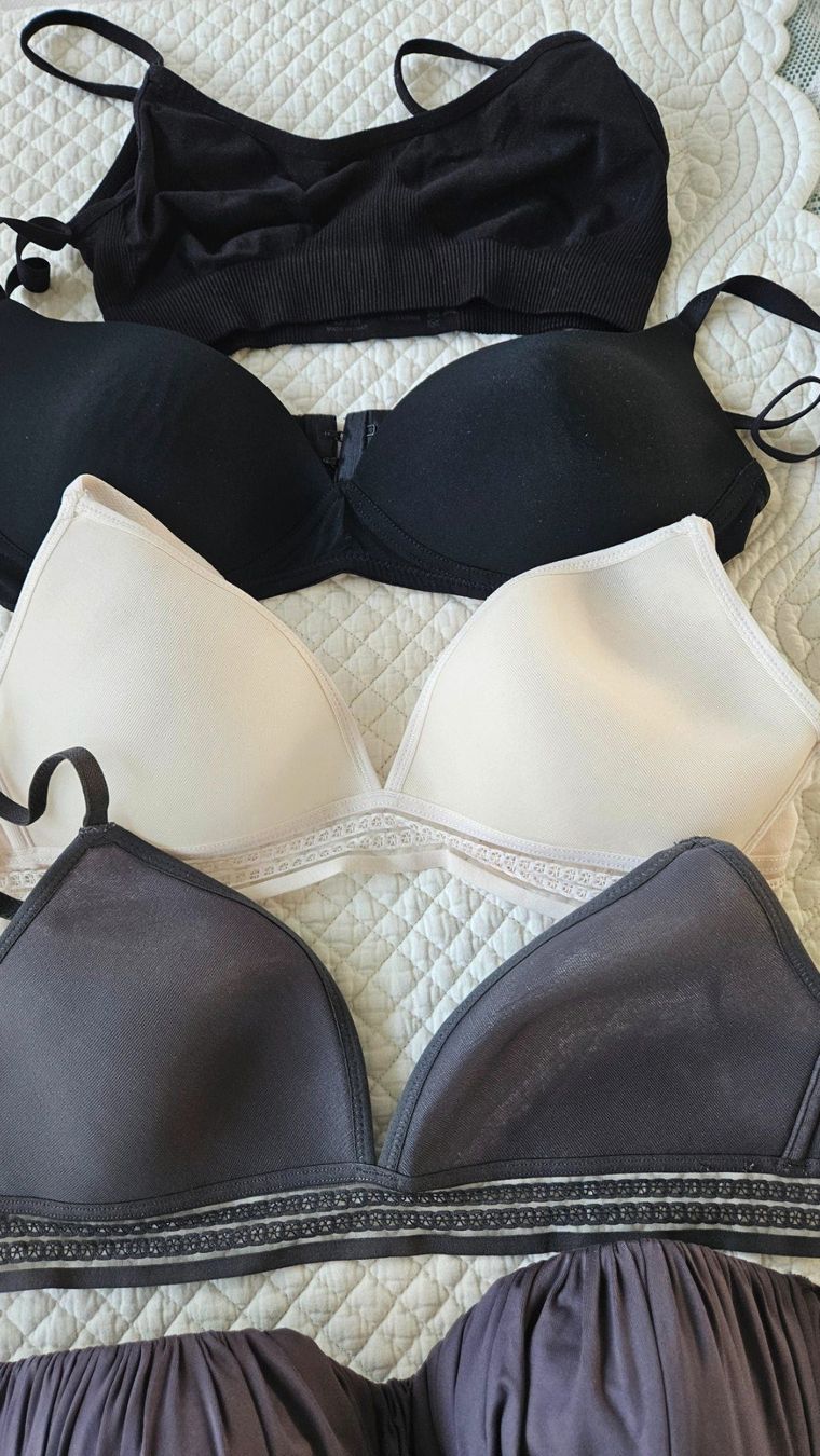 Sonstige Unterwäsche: 4 x Damen BHs, und 1 x Bikini Grösse 75B – Gebraucht aus Gossau ZH von fashiontwo 2