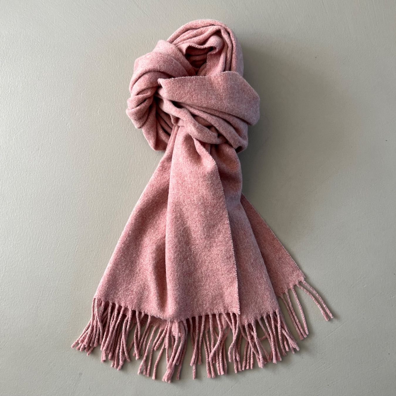 Acne Studios Foulards & écharpes: ACNE STUDIOS Schal 💗 – D'occasion à Zürich par ClosetQueen 3