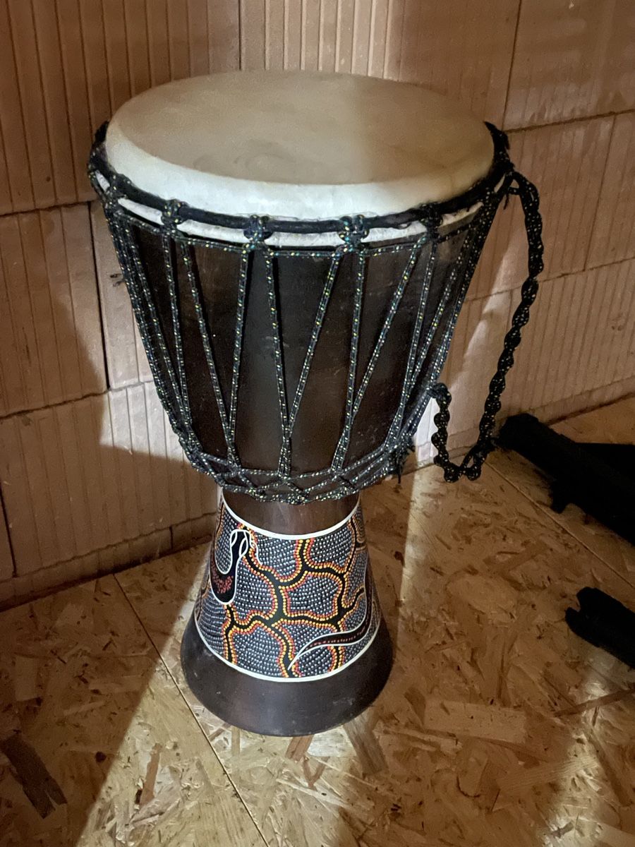 Strumenti musicali: Grand Djembe australien – Usato da Chavannes-Renens venduto da Gr33 1