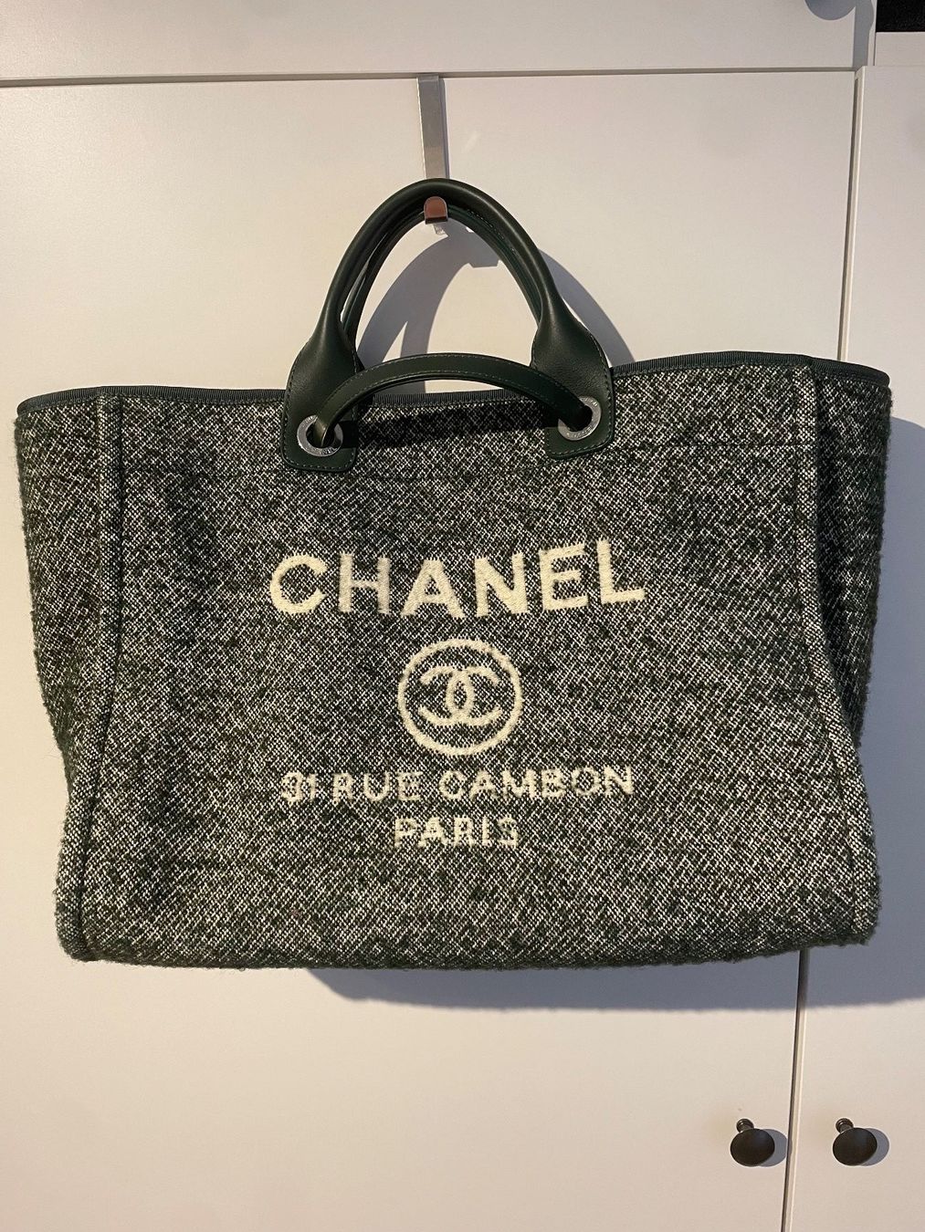 Chanel Borse da donna: Chanel Deauville Large Grün – Usato da Thalwil venduto da LVaddicted