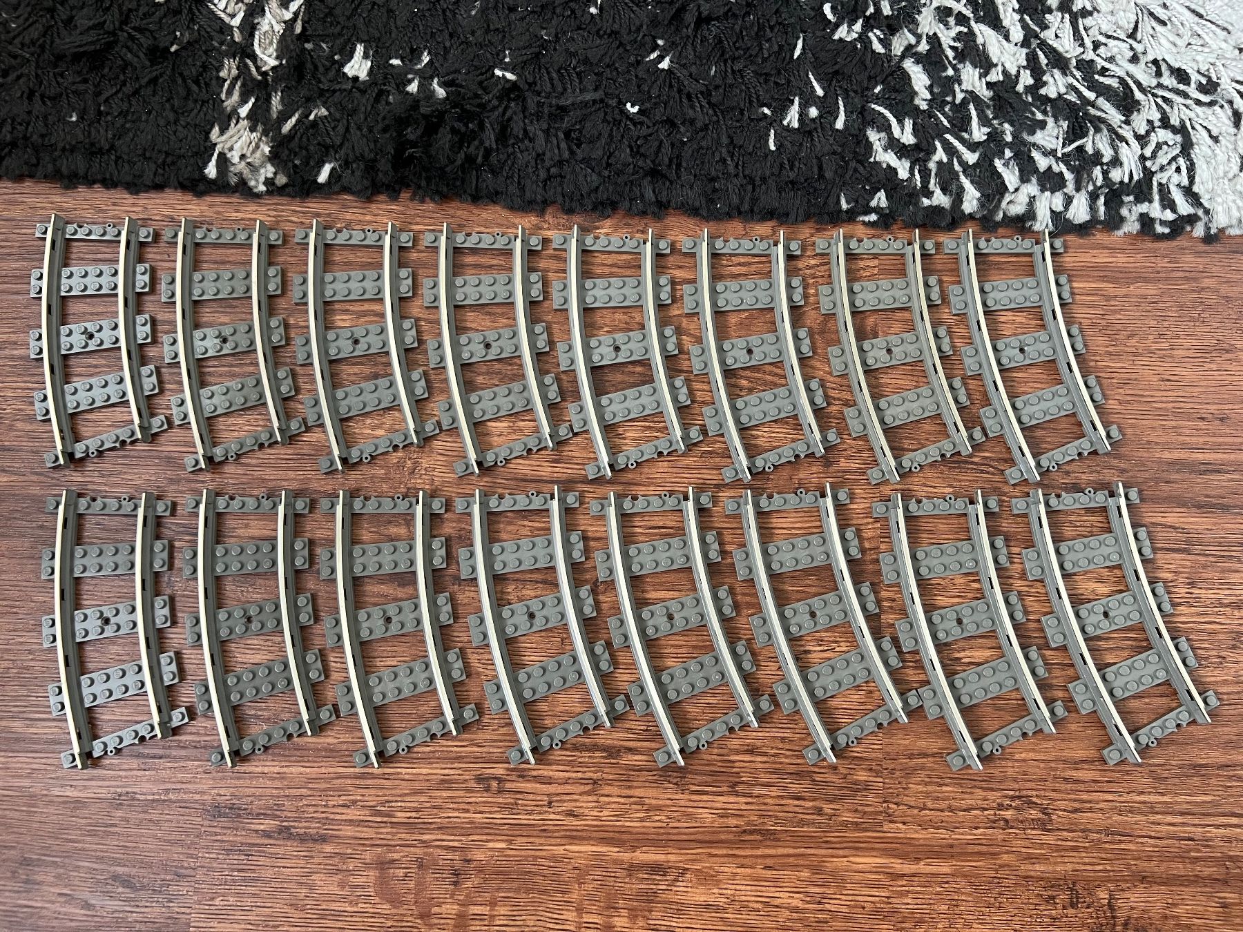 Lego Giocattoli: LEGO 9v Schienen Gebogen 16 stk. – Usato da Uttigen venduto da sonorsonic
