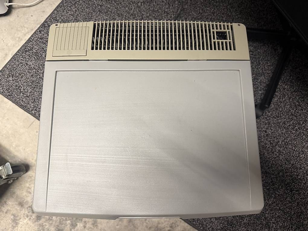 Frigoriferi: Küchlschrank ~230v/-12v – Usato da Saland venduto da nikola.djoric30 1