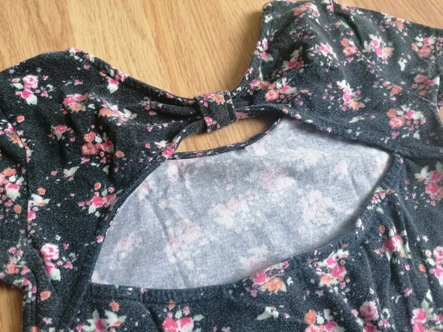 Top: T-shirt, top, haut, pull – Usato da Montcherand venduto da petiteoune75 3