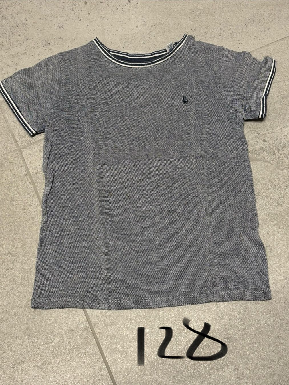 Camicie, T-shirt & Polo: T-shirt taille 128 – Usato da Salvenach venduto da gwenwywar