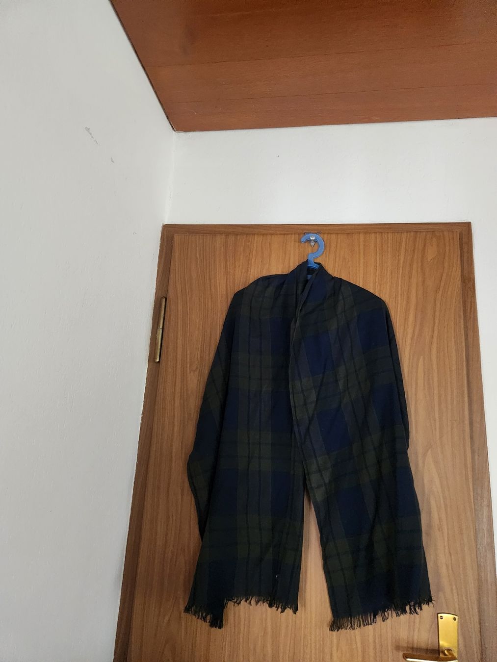 Tommy Hilfiger Sciarpe: Écharpe carreaux bleu vert Tommy Hilfiger  – Usato da Niedergösgen venduto da Eva2410