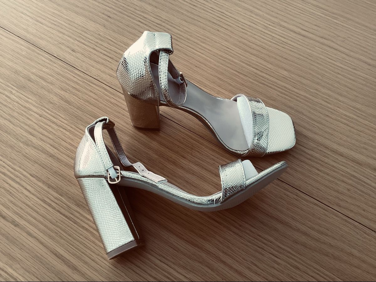 Damenschuhe: Riemensandalen Gold 39 – Neu (gemäss Beschreibung) aus Minusio von scotch111 1