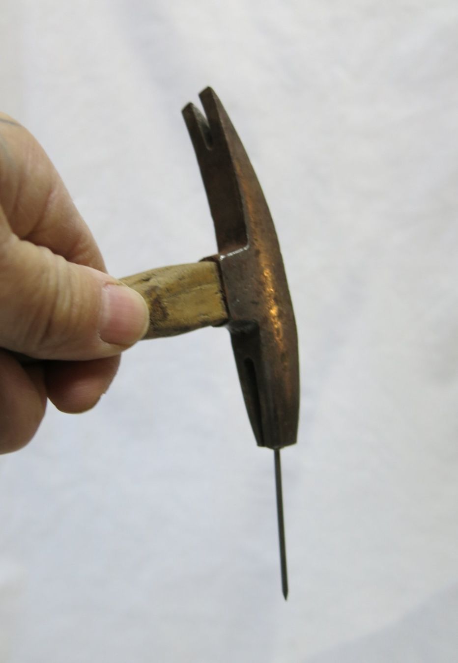 Alle Werkzeuge: Fund Alt Patina Polsterer-Hammer Magnetisch – Gebraucht aus Buchs ZH von Ste1727 1