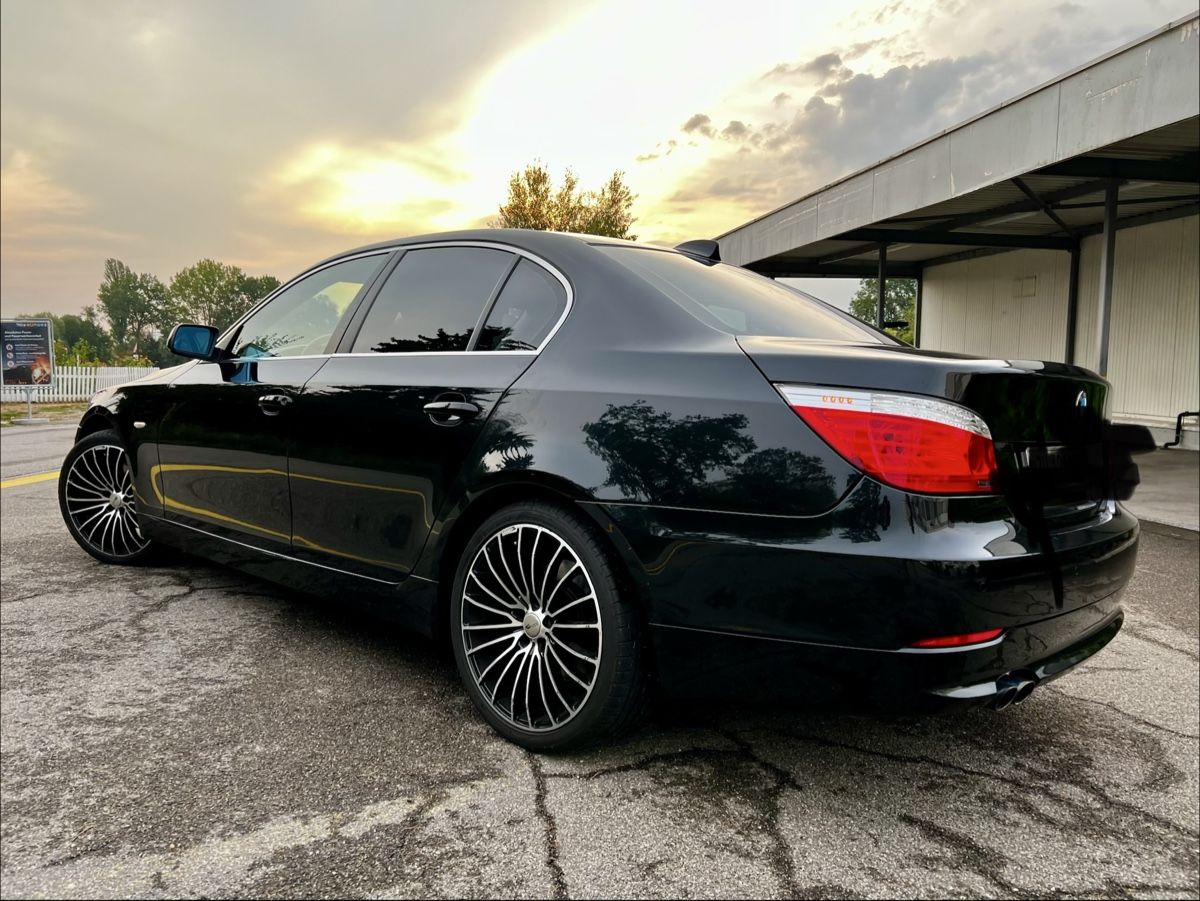 BMW Automobili: BMW 525d Limousine schwarz – Usato da Zürich venduto da Nopipo 4