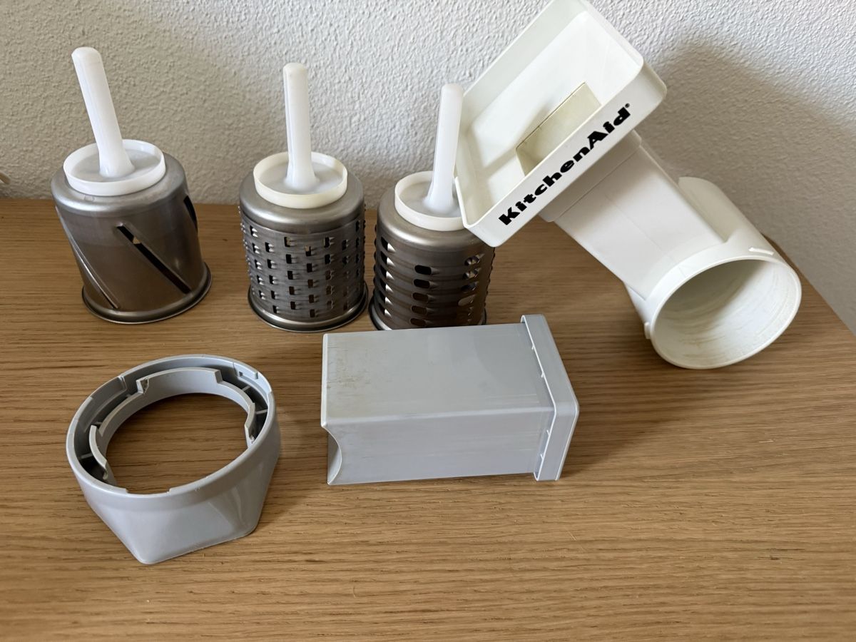 Kitchenaid Elettrodomestici da cucina: Accessoire KitchenAid râpe trancheuse – Usato da Kloten venduto da Mumiiin 7