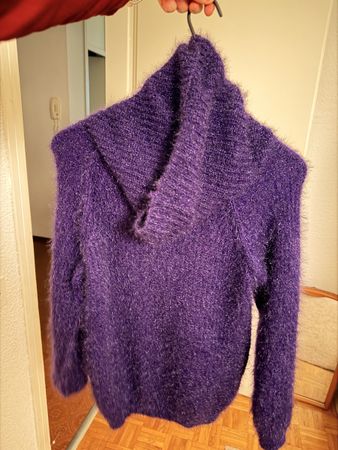 Maglione viola caldo e soffice - perfetto per l'inverno!