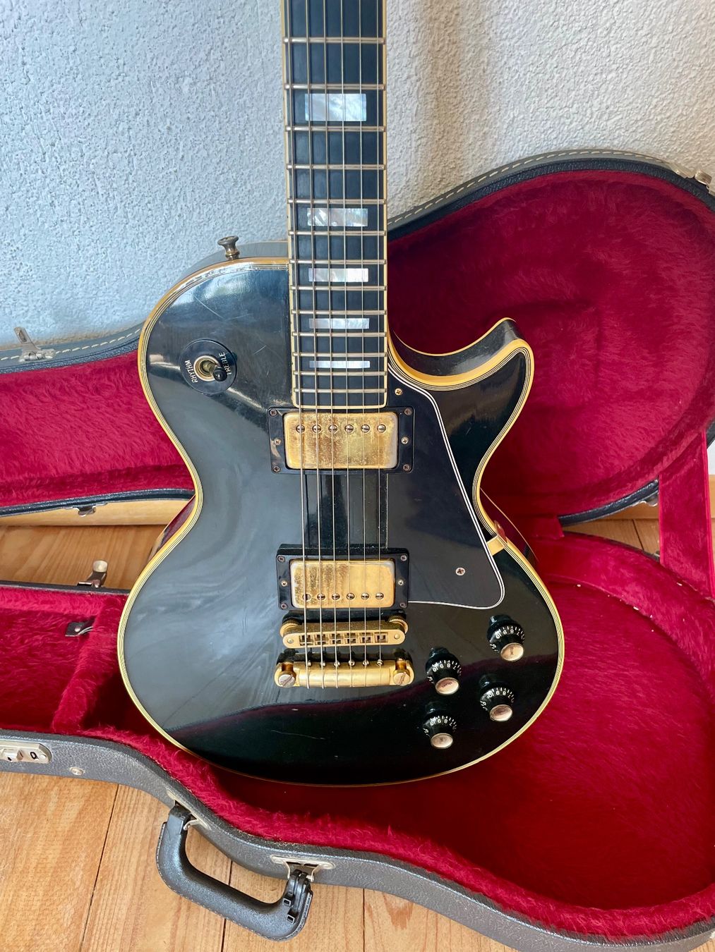 Gibson Strumenti musicali: 1976 Gibson Les Paul Custom Ebony "Black Beauty" – Usato da Günsberg venduto da ildierfdivad