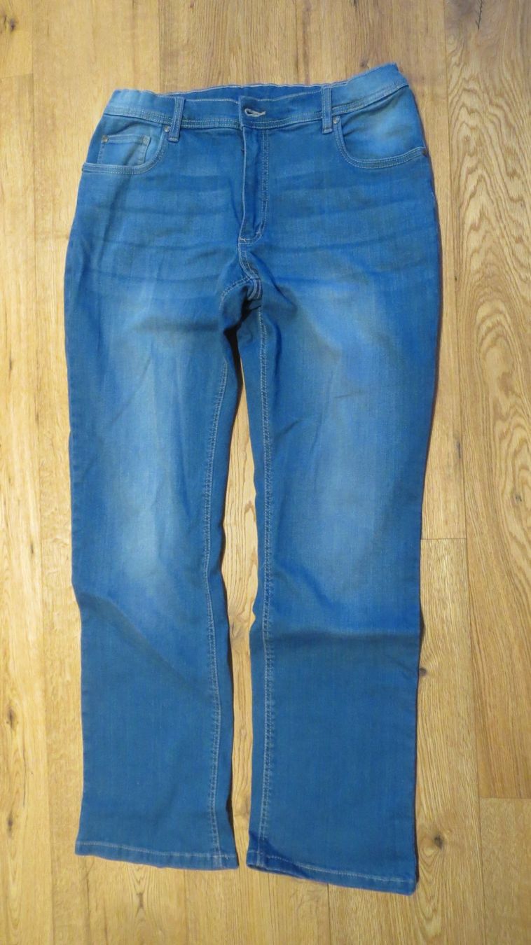 Pantaloni: KangaROOS Jeans, Top Zustand – Usato da Utzenstorf venduto da plus01 1