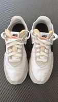 Nike Waffle Trainer 2 GS, Taille 35.5 - Comme neuves!