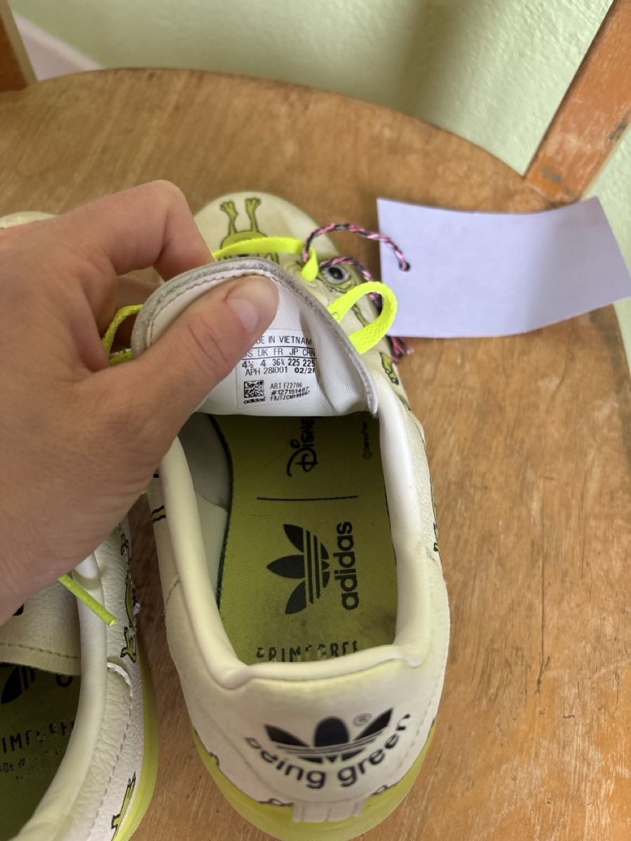 Adidas Scarpe da uomo: Basket Adidas Disney – Usato da Neuchâtel venduto da cam_lf7y 5