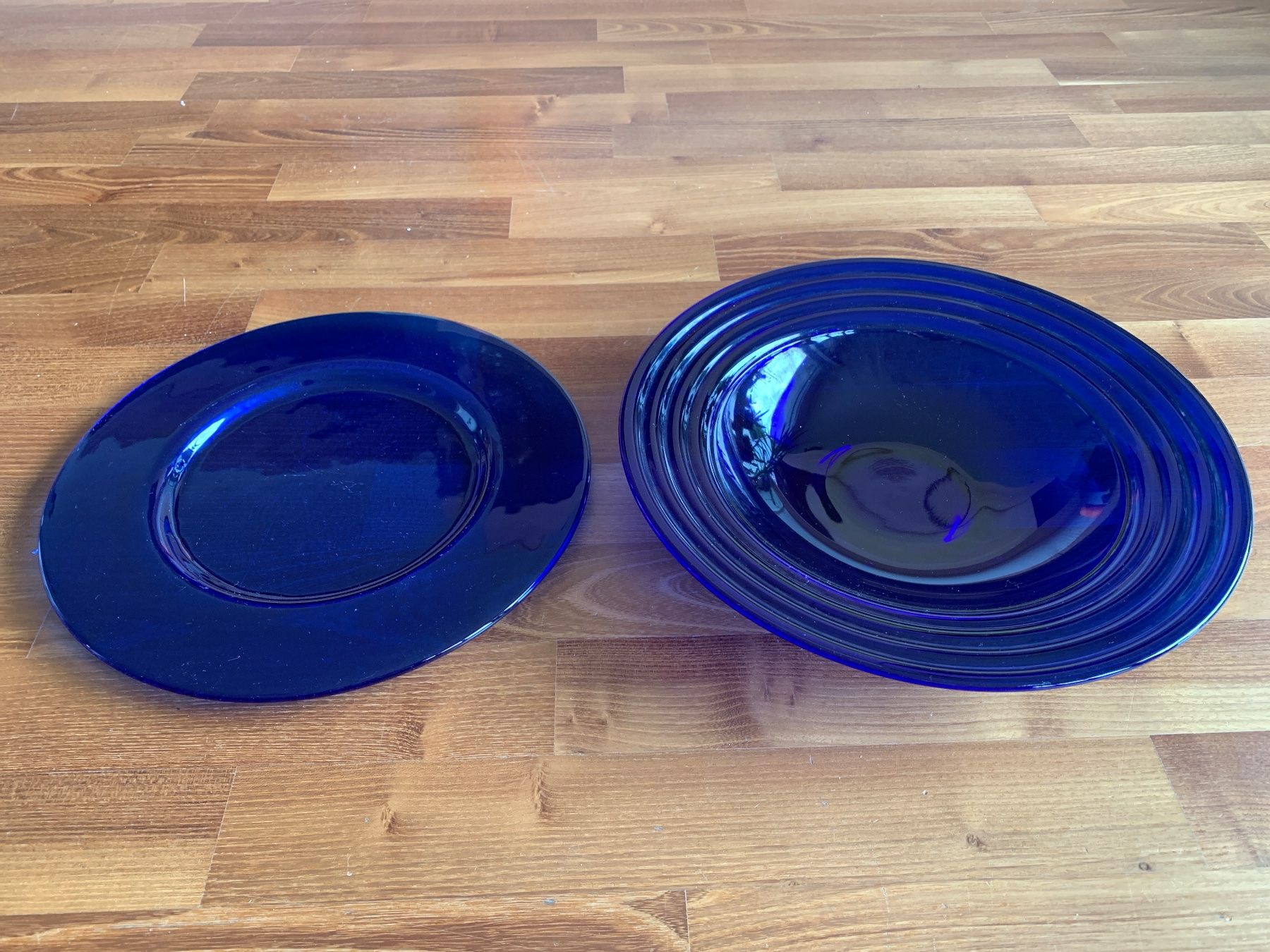 Schalen: Glas-Schale und Servierteller aus blauem Glas – Gebraucht aus Edlibach von RUW19 1