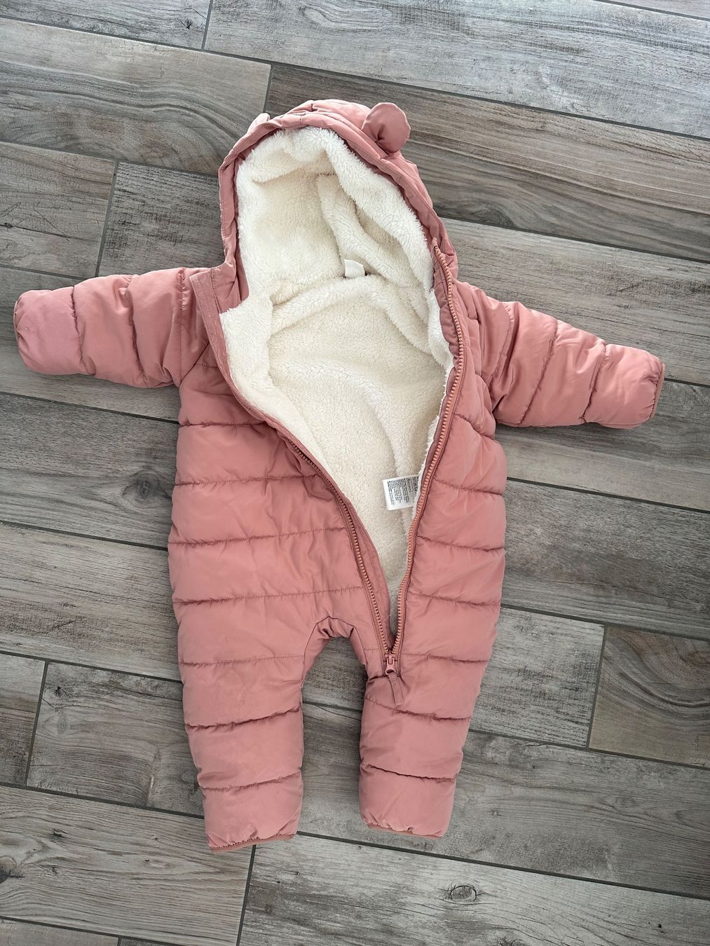 H&M Babyanzüge: Combinaison d'hiver doublée pour bébé fille – Gebraucht aus Ependes VD von Aless1400 1