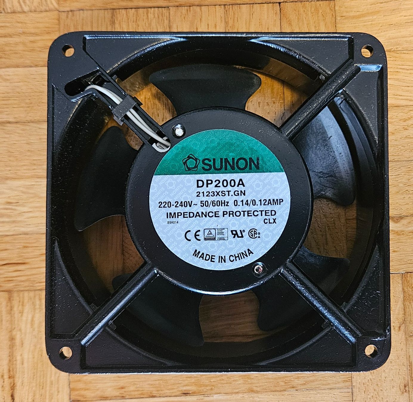 Ventilatori: 3x Ventilator 230V DP200A-2123XST.GN - Versand – Nuovo (secondo la descrizione) da Basel venduto da Blackmav