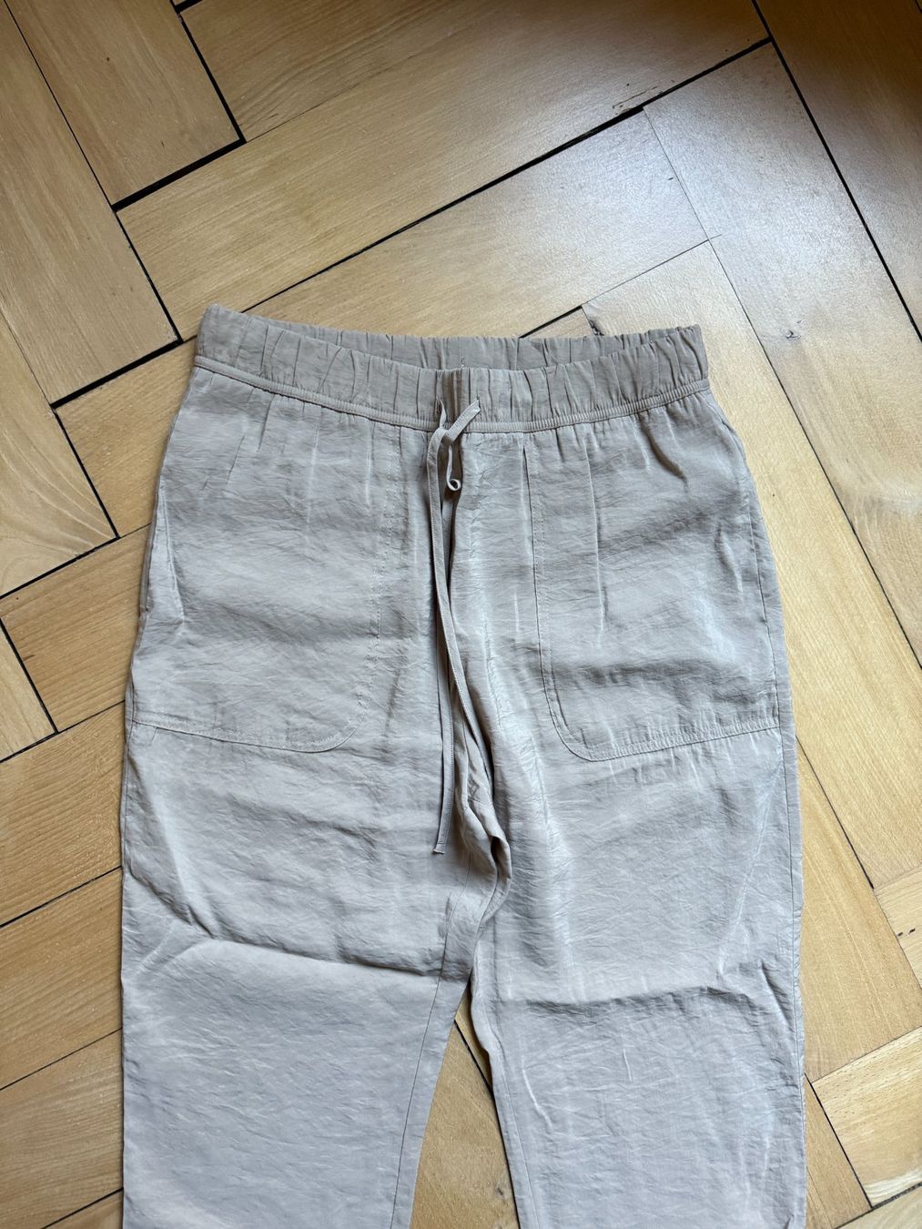 Zara Pantaloni: ZARA - Hose beige leicht M – Usato da Zürich venduto da Diazaio 1