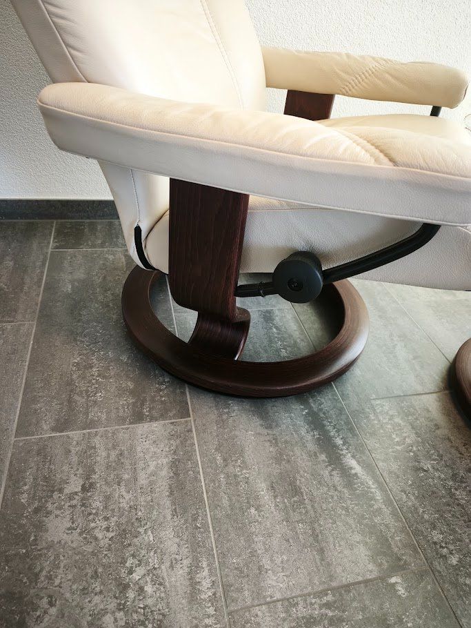 Stressless Sessel: Stressless Relax Sessel mit Hocker Leder Creme – Gebraucht aus Toffen von Immo-Erben 2
