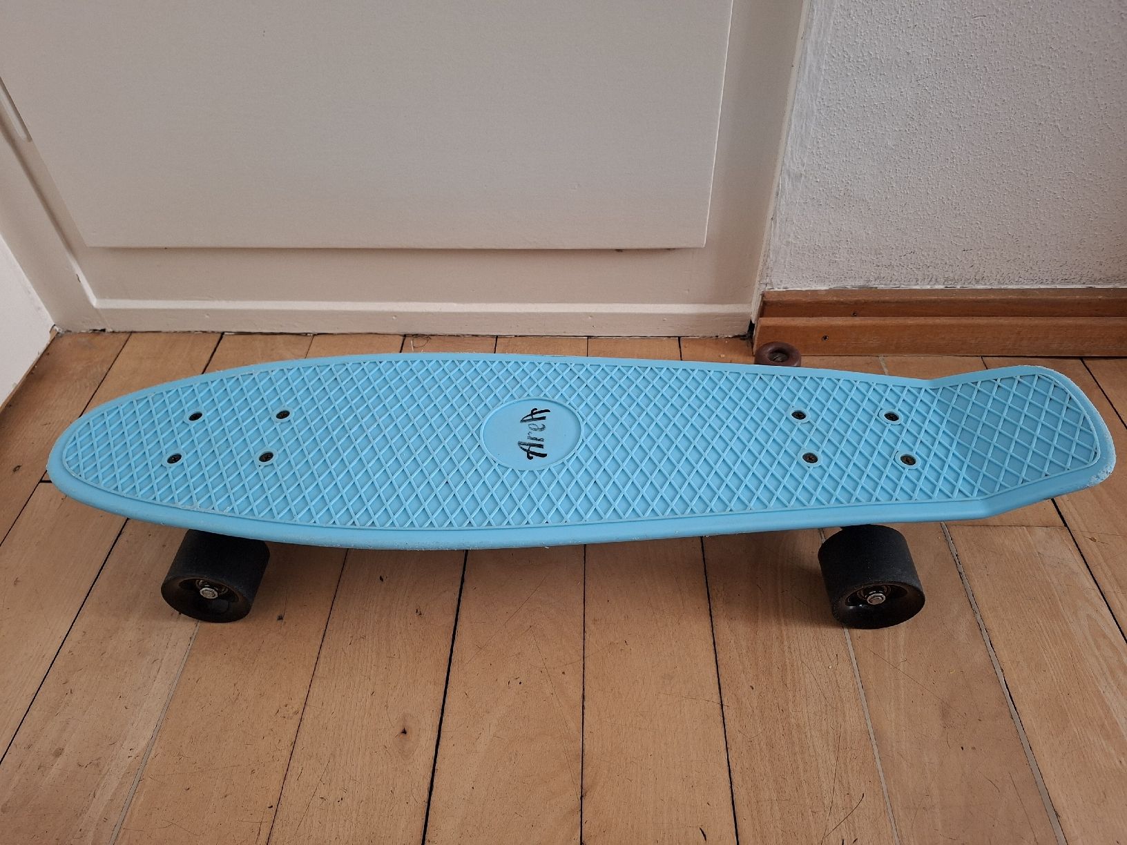 Skateboards: Skateboard – Gebraucht aus Zürich von Wicken