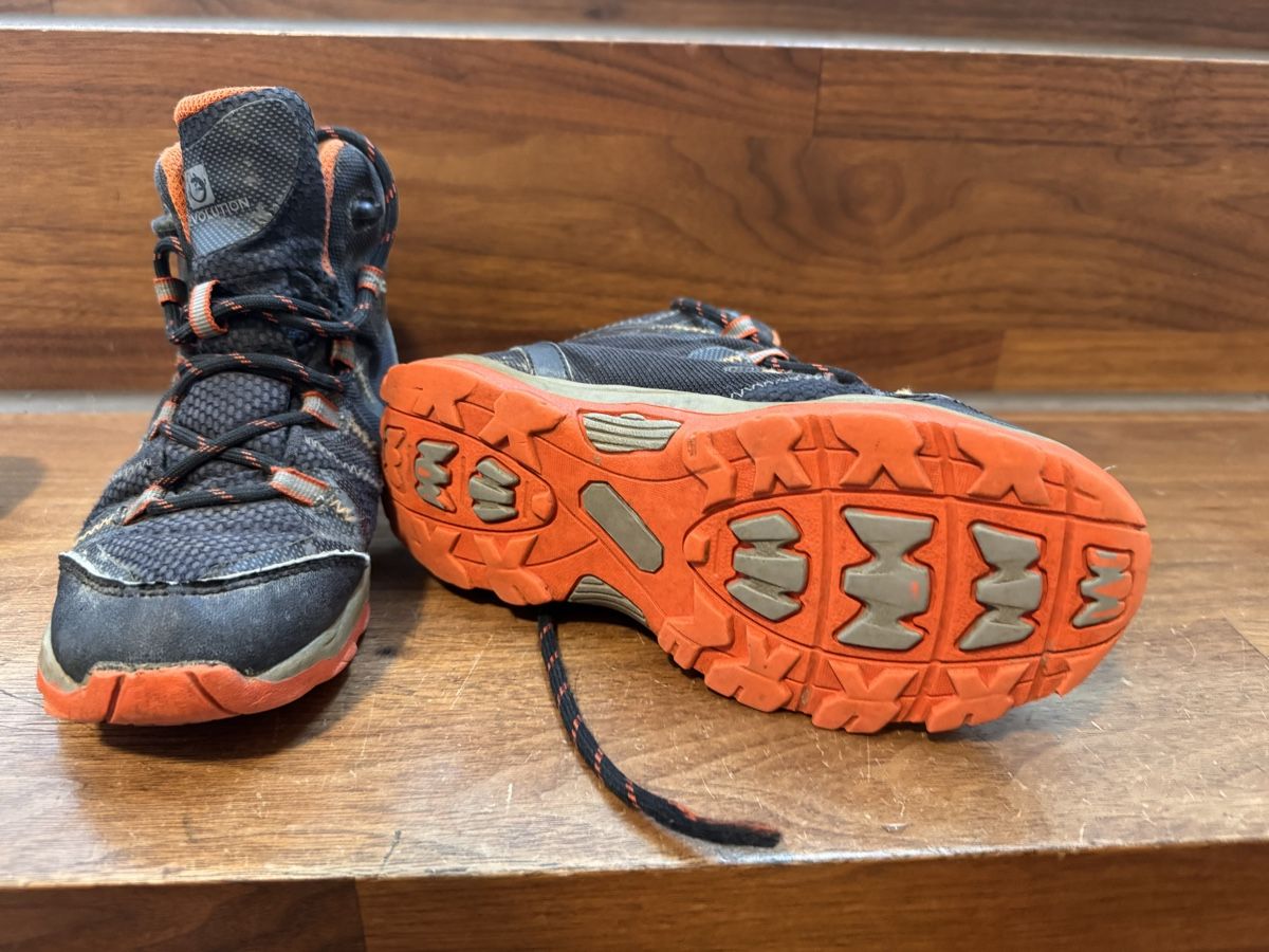 Scarpe per ragazzi: Robuste Kinder Wanderschuhe, Gr 33, top Zustand! – Usato da Luzern venduto da simona80 2