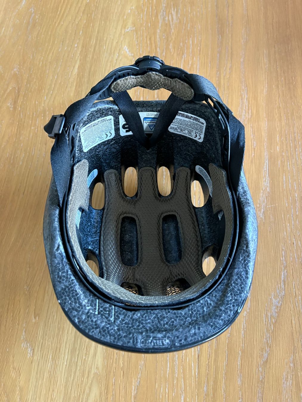 Abus Caschi: Casque Vélo Enfant ABUS 45-50 cm – Usato da Genève venduto da justinjustin 3