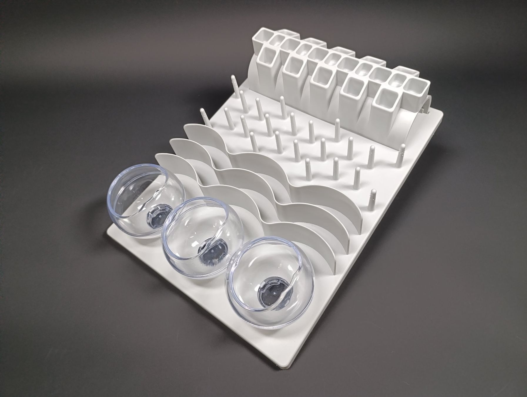Servierplatten: TRIXE Plateau d'activité pour chat – Gebraucht aus Thielle von Plusvalue_Neuchatel 1