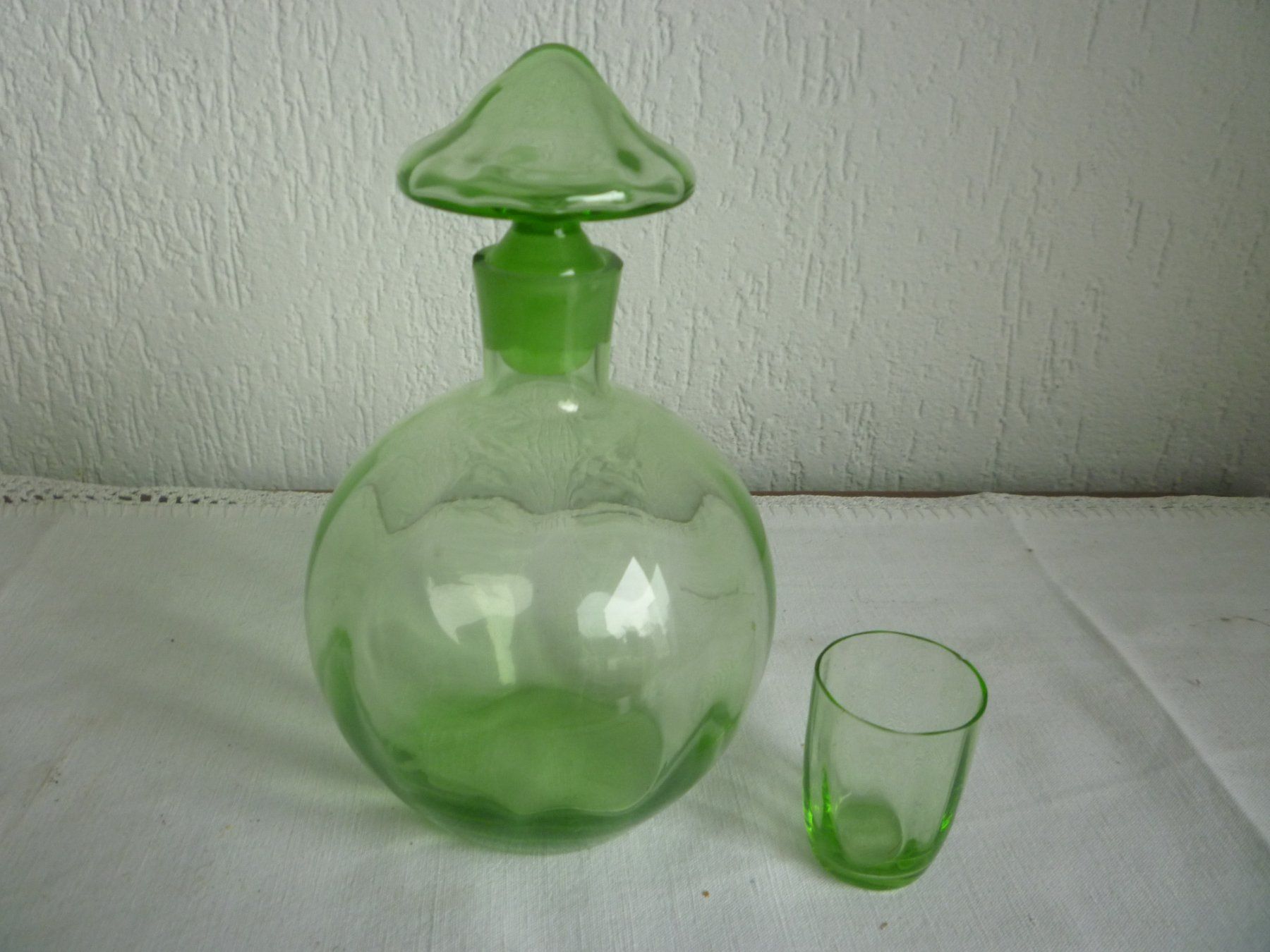 Karaffen: alte glaskaraffe mit 1 glas – Gebraucht aus Langnau am Albis von Molosser